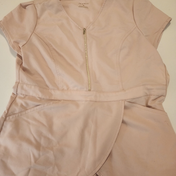 Pink Jaanuu gold zipper tulip scrub top Medium - Picture 3 of 4